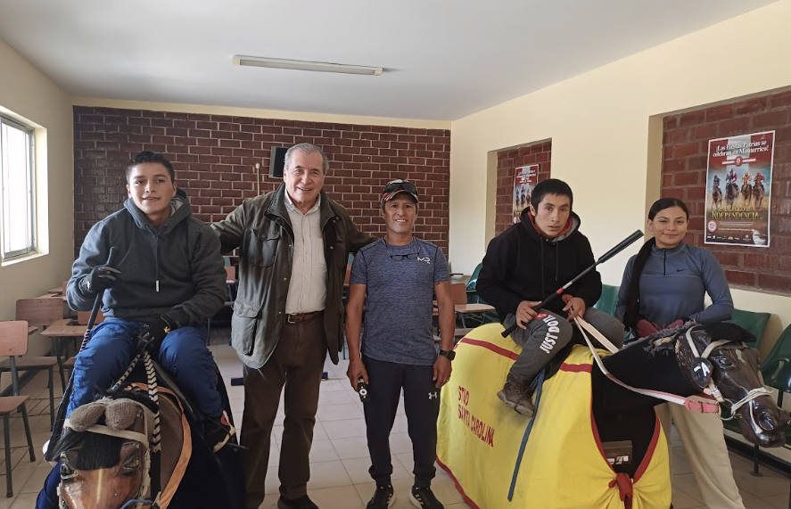 AHICHI visita Escuela de Jockeys “Jorge Bernardini Yori” en Peru